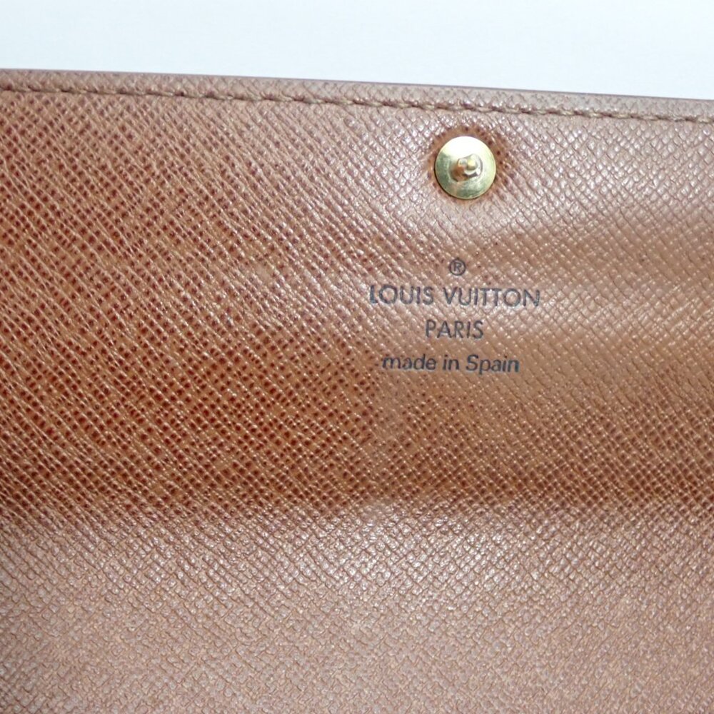 Louis Vuitton Sarah Monogram Wallet w/ LV Duster Bag - Picture 4 of 12